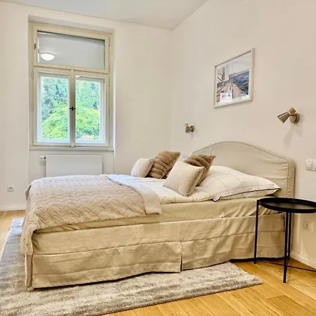 Luxury Modern With View Appartamento Praga