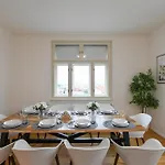 Daire Luxury Modern With View *