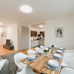 Luxury Modern With View Daire Prag