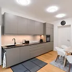 Daire Luxury Modern With View Prag