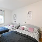 Daire Luxury Modern With View *