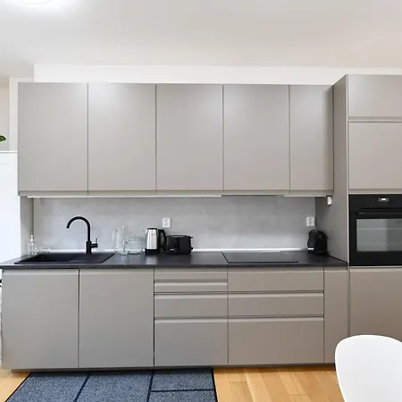 Luxury Modern With View דירה