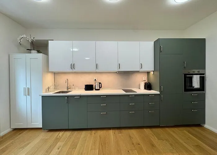Luxury Modern With View דירה
