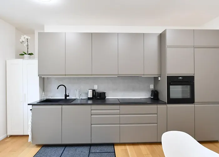 Luxury Modern With View דירה
