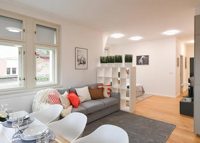 Apartment Luxury Modern With View Prag
